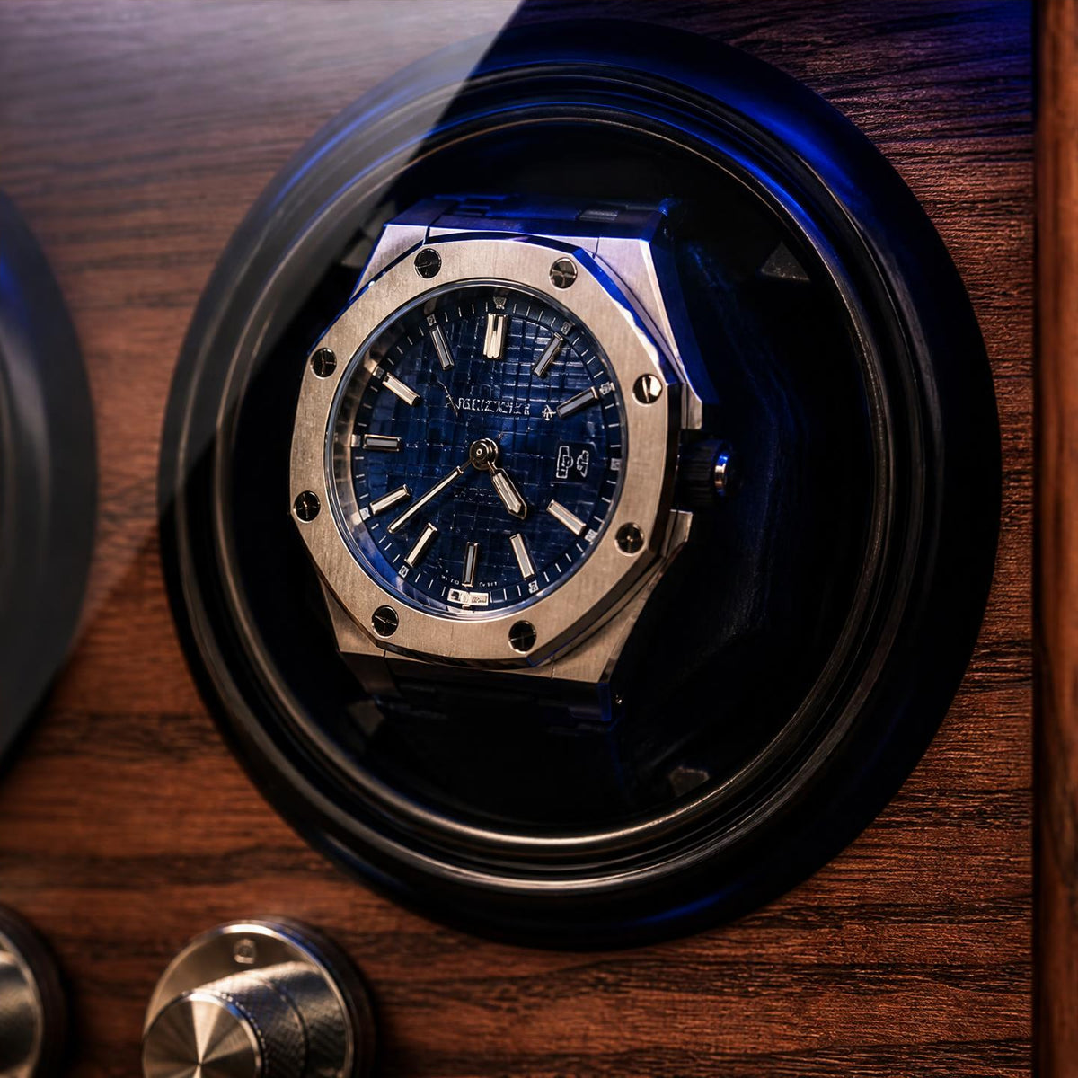 Remontoir bois noir façon cuir 4 montres LED - Le Vice-Amiral IV - Maison Delcombe - vue 3